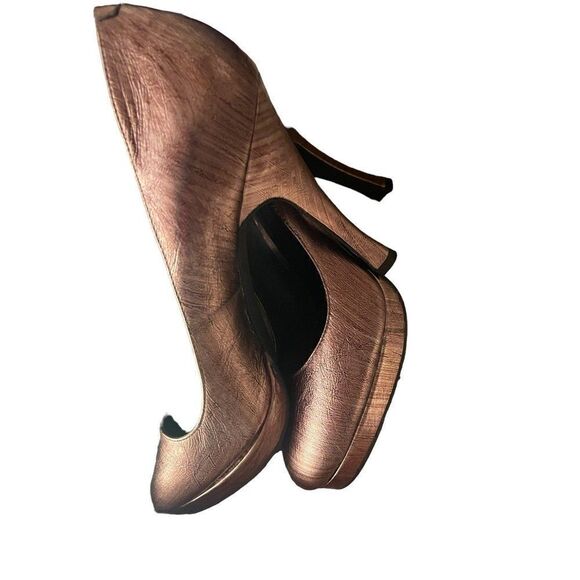 BCBGeneration Women's Dania Platform Pump,T Moro Metallic,7.5 M US - Picture 4 of 5